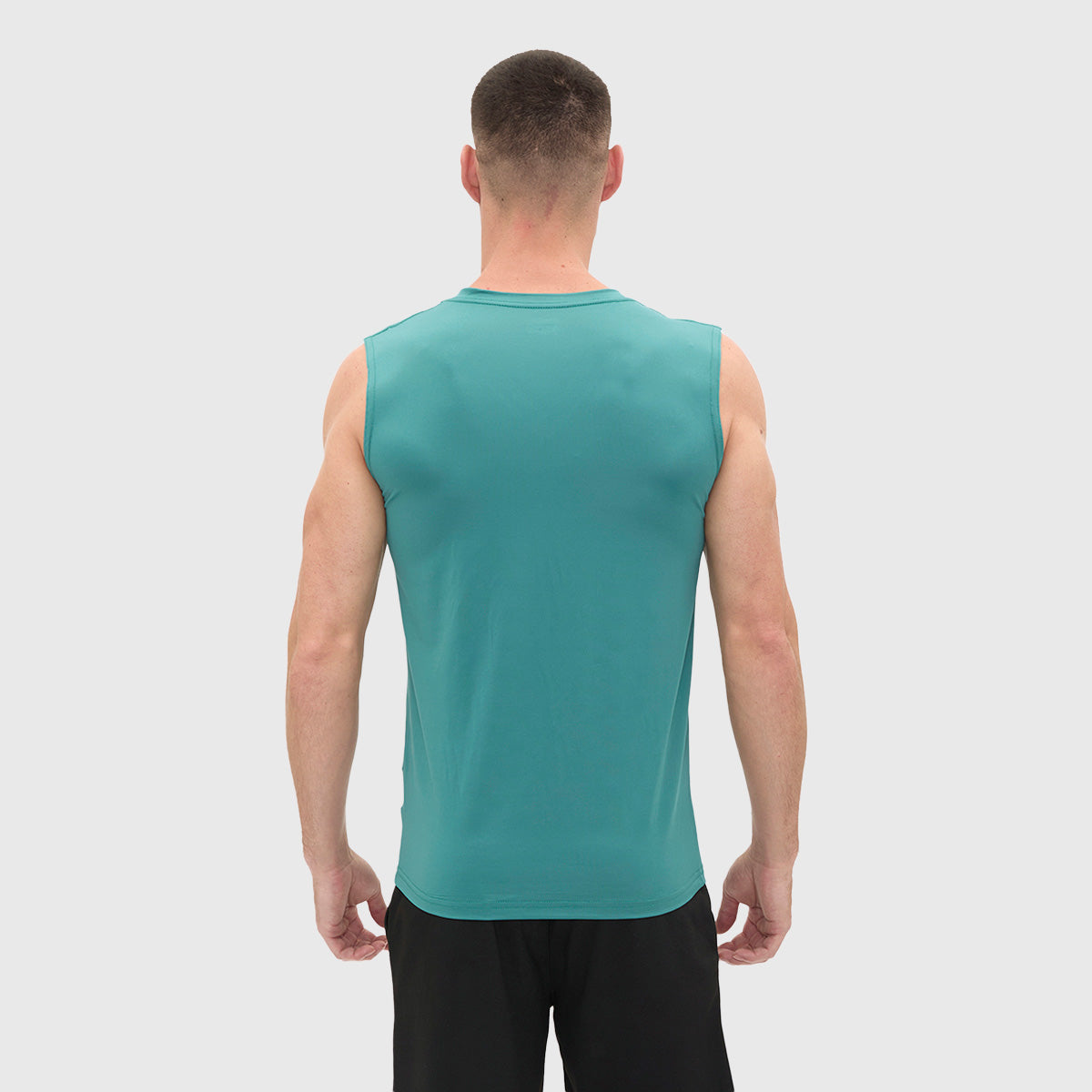 Camiseta Wilson Ultra Ligera Logo Cuello V Hombre - Sports Center