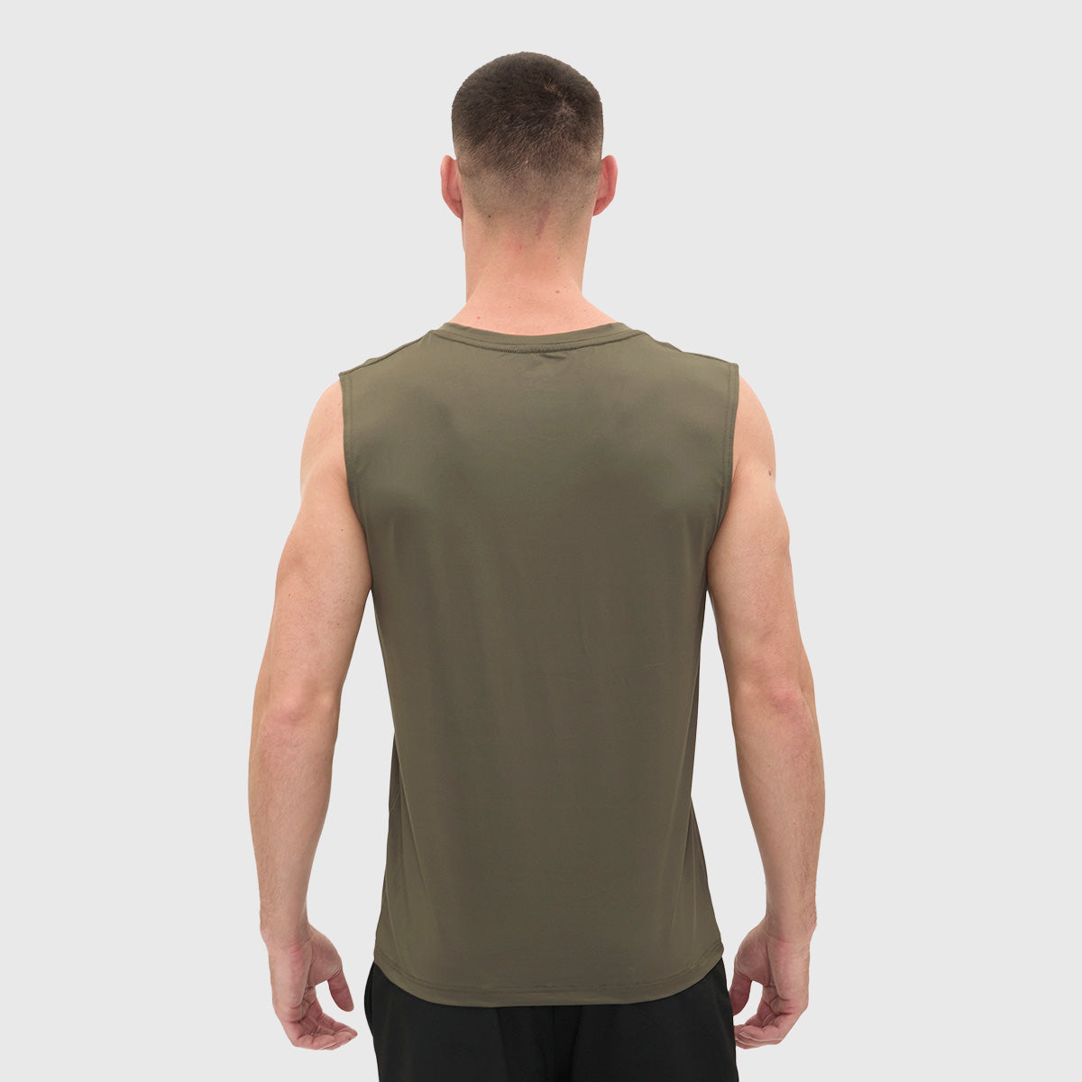 Camiseta Wilson Ultra Ligera Logo Cuello V Hombre - Sports Center