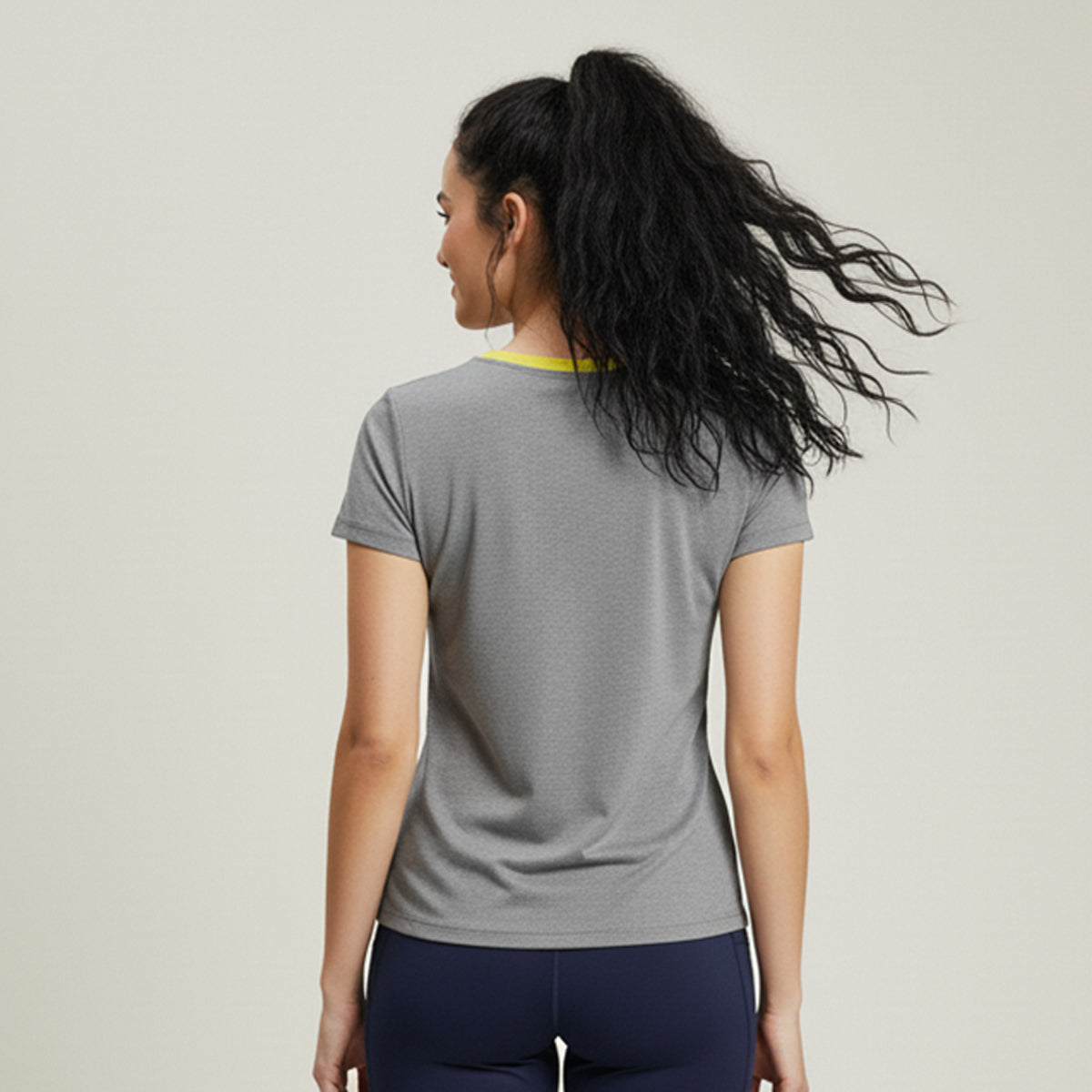 Playera Wilson Slim Fit Cuello Redondo Mujer - Sports Center