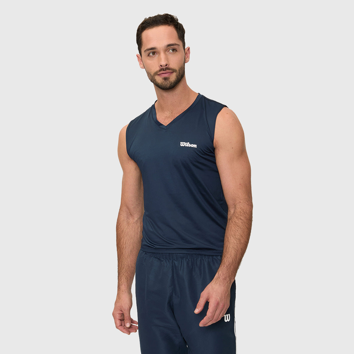 Camiseta Wilson Ultra Ligera Logo Cuello V Hombre - Sports Center