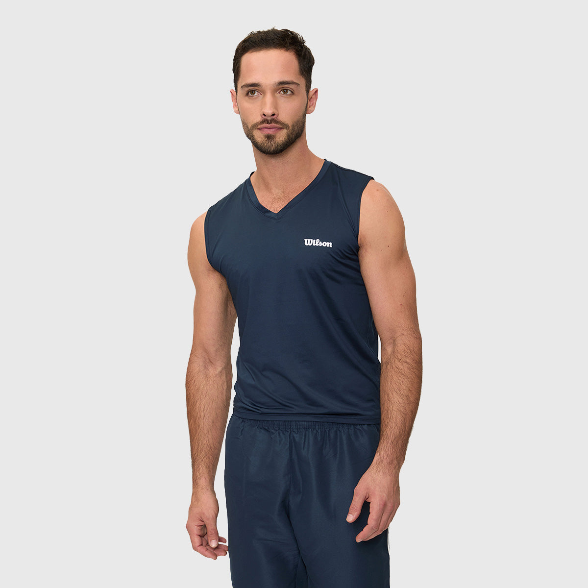 Camiseta Wilson Ultra Ligera Logo Cuello V Hombre - Sports Center