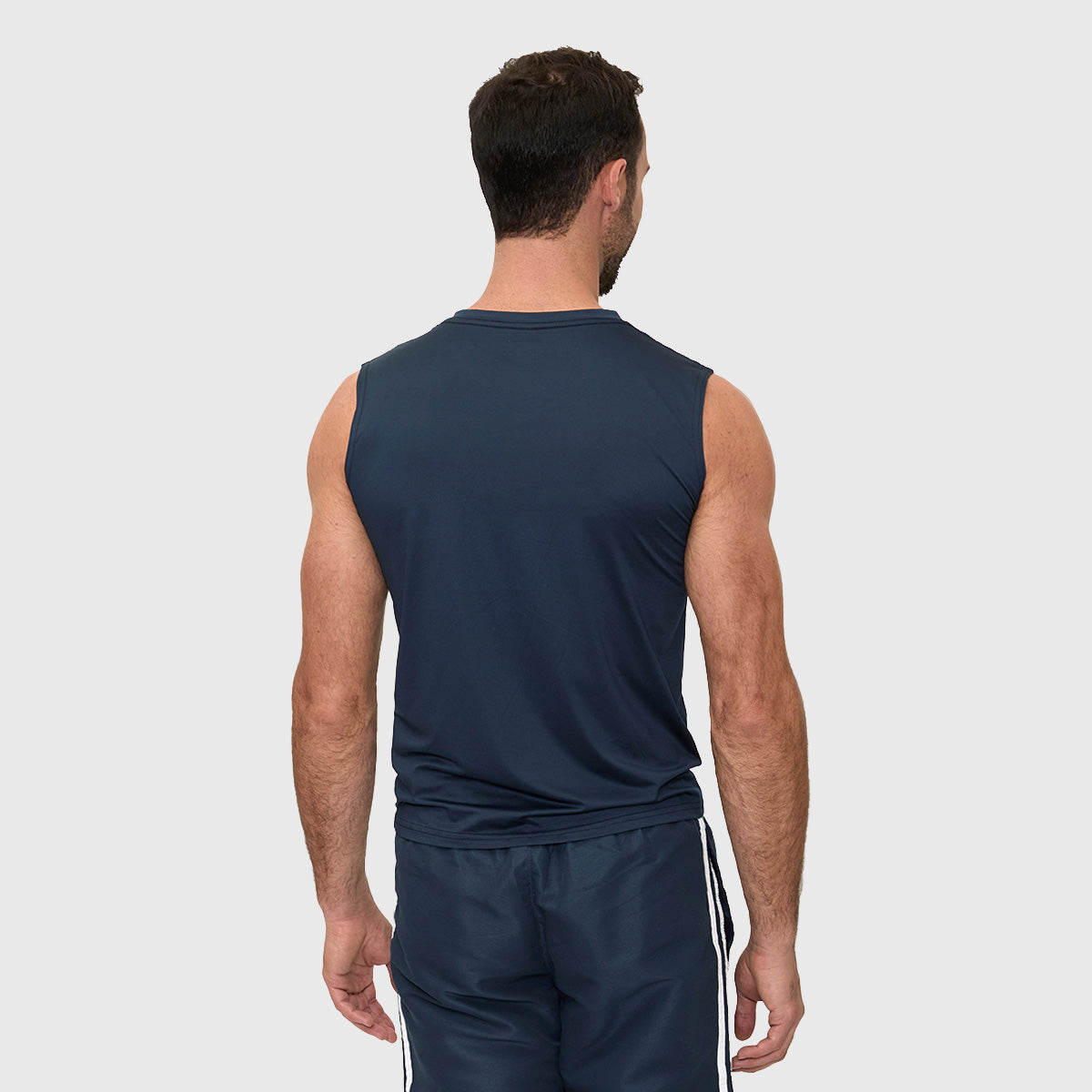 Camiseta Wilson Ultra Ligera Logo Cuello V Hombre - Sports Center