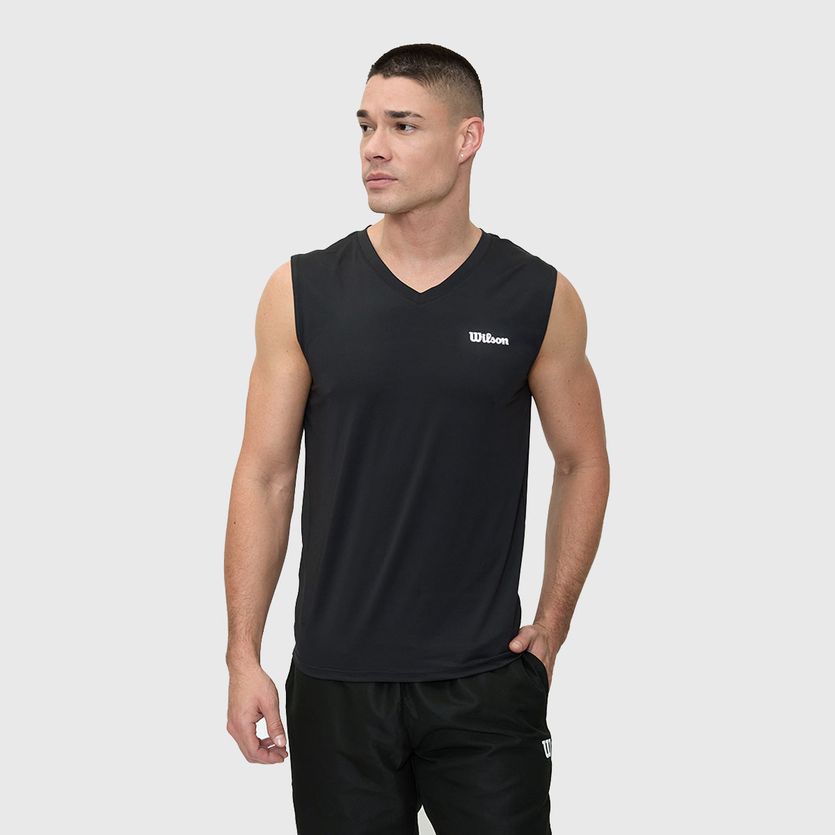 Camiseta Wilson Ultra Ligera Logo Cuello V Hombre - Sports Center