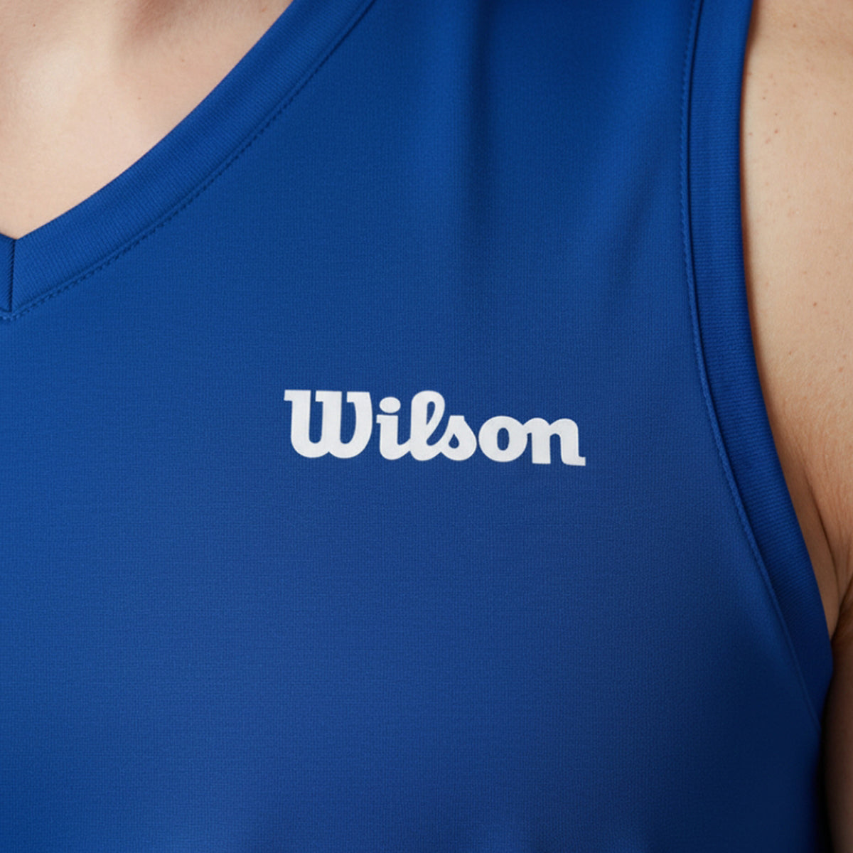 Playera Wilson Ultra Ligera Sin Manga Cuello en V para Hombre - Sports Center