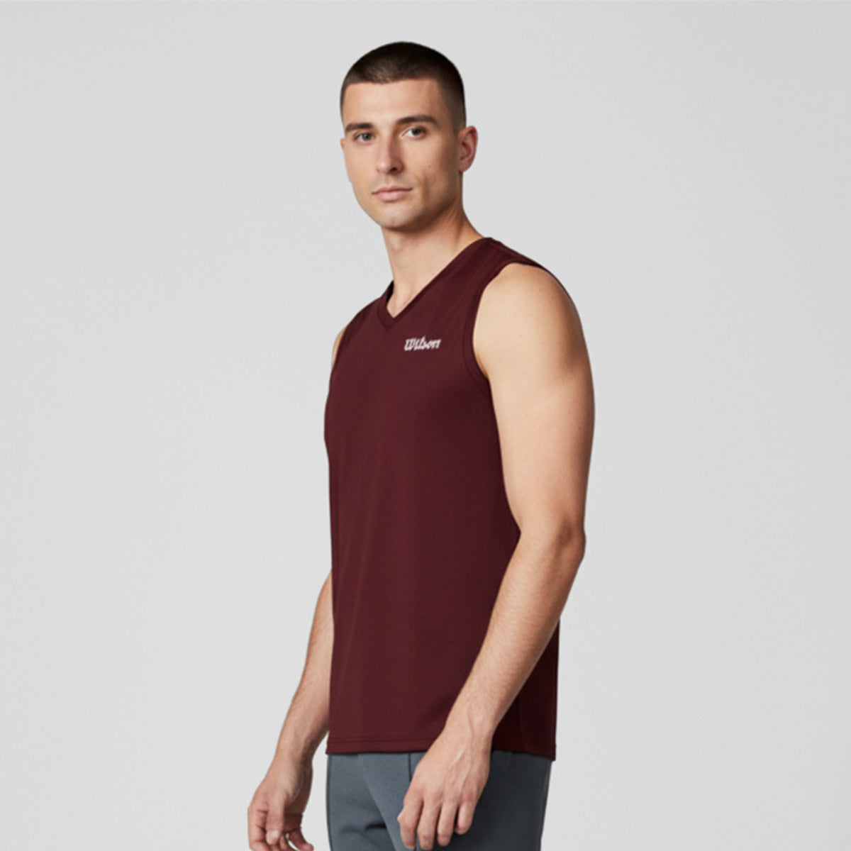 Playera Wilson Ultra Ligera Sin Manga Cuello en V para Hombre - Sports Center
