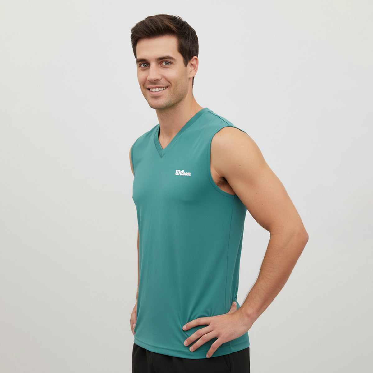 Playera Wilson Ultra Ligera Sin Manga Cuello en V para Hombre - Sports Center