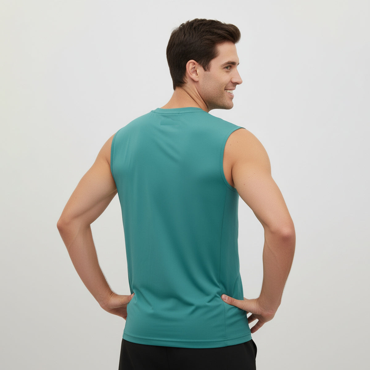 Playera Wilson Ultra Ligera Sin Manga Cuello en V para Hombre - Sports Center
