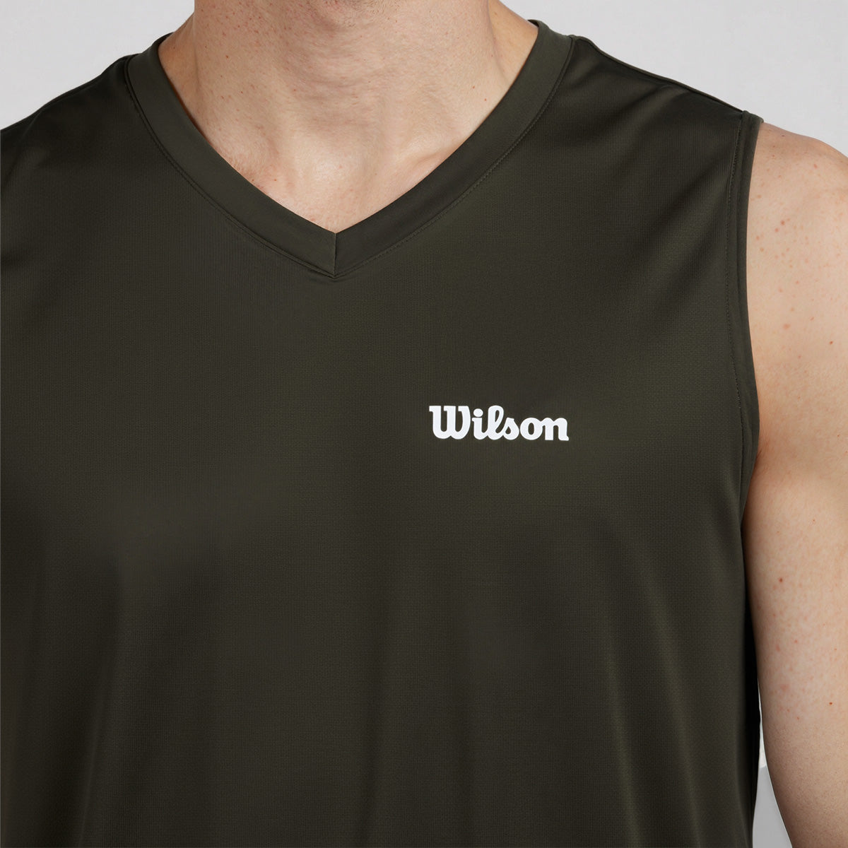 Playera Wilson Ultra Ligera Sin Manga Cuello en V para Hombre - Sports Center