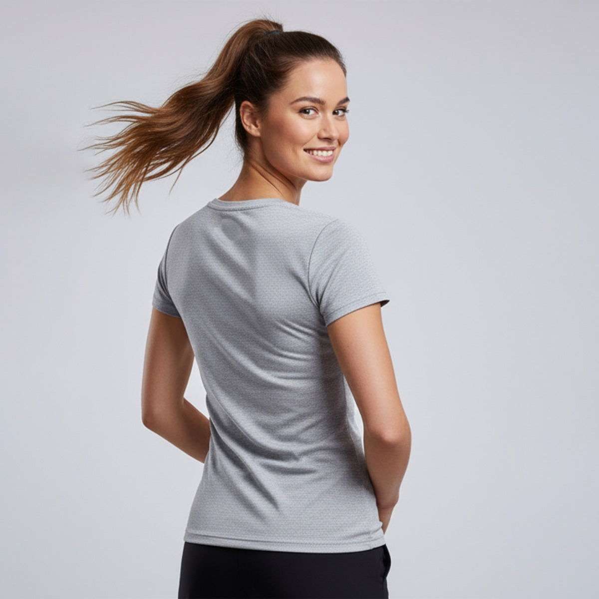 Playera Wilson Polyspun Cuello V Lisa para Mujer